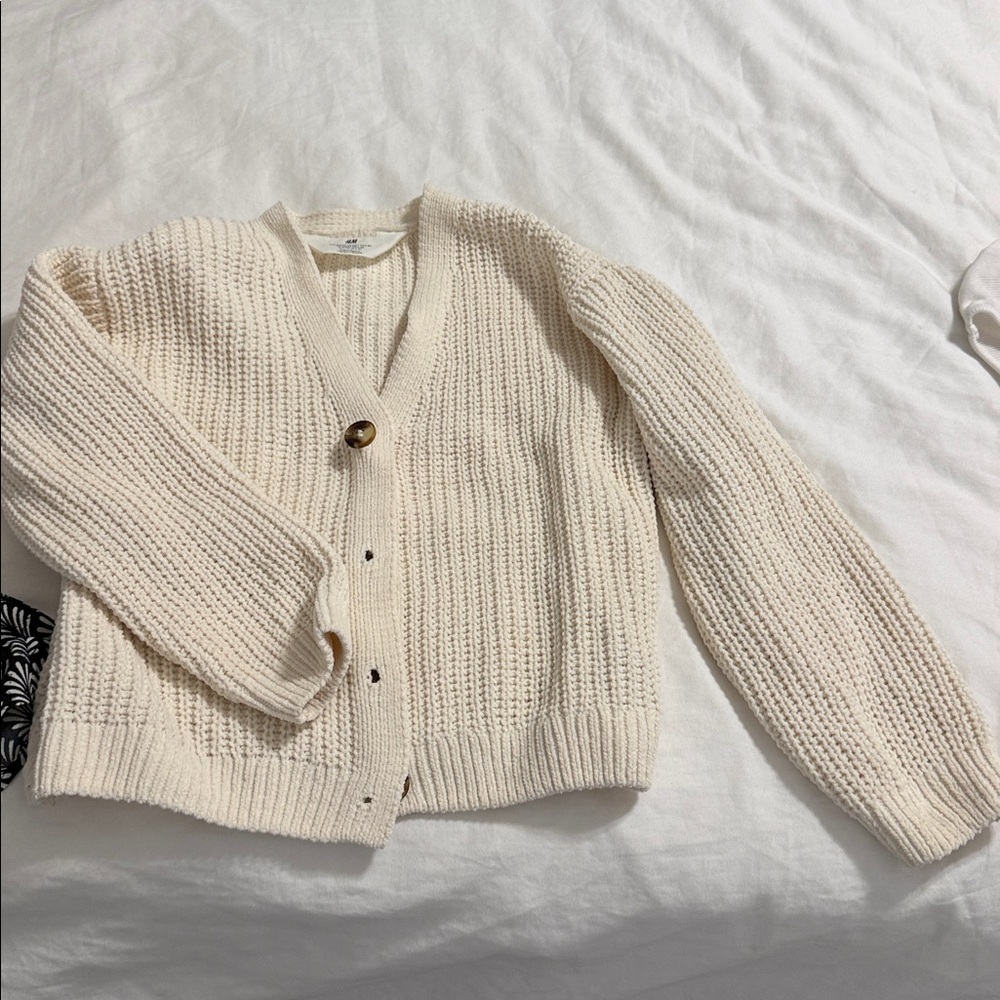 Girls clothes bundle - Picture 2 of 10